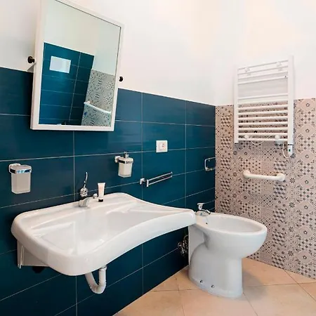 Chi Nnicchi E Nnacchi - Luxury * Milazzo