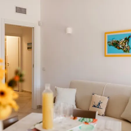 Chi Nnicchi E Nnacchi - Luxury * Milazzo